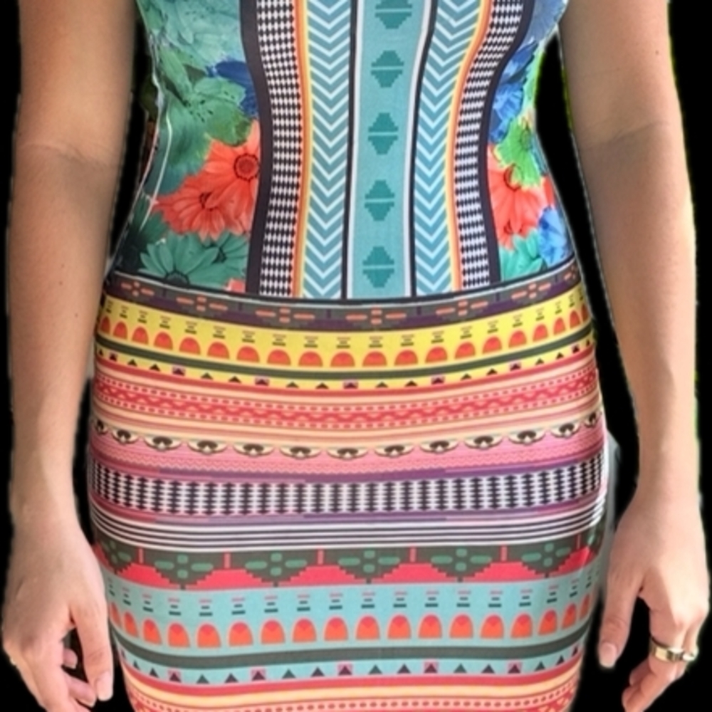 Colorful Open-Back Dress - Picture 2 of 2